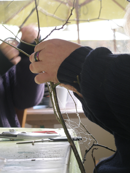 Weaving wire webs in Salcey Forest